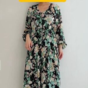 価格交渉不可!新品[グレースコンチネンタル25SS フラワープリントカフタンドレス ブラック 36 完売カラー ワンピース