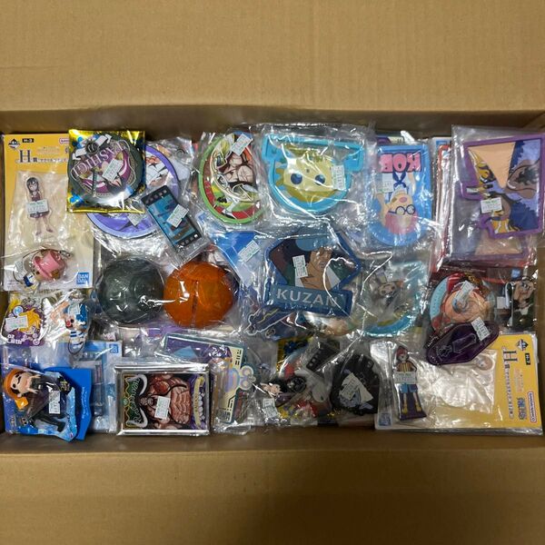 ONE PIECE ワンピース アニメ 漫画 缶バッジ キーホルダー アクスタ他 グッズ 290点以上 まとめ売り