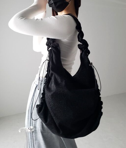 ドローストリングラメシャーリングショルダーバッグ 2WAY