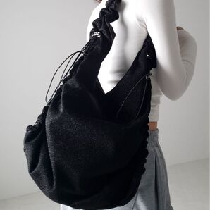 ドローストリングラメシャーリングショルダーバッグ 2WAY