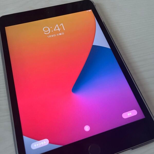 【美品】iPad mini4 Wifiモデル 128GB バッテリー新品
