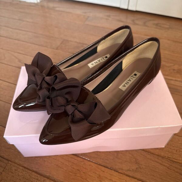 【タイムセール美品】Diana ブラウンリボンフラットシューズ 23.0cm