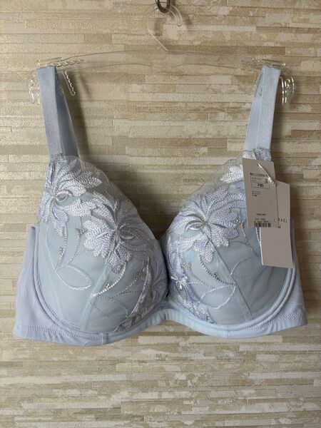F85」トリンプ プレミアム ゴールドレーベル4003 ミニマイザー ブラジャー
