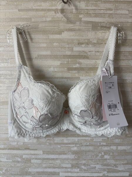 「C80」トリンプ フロラーレ 香り高い華やかなユリの花 ブラジャー