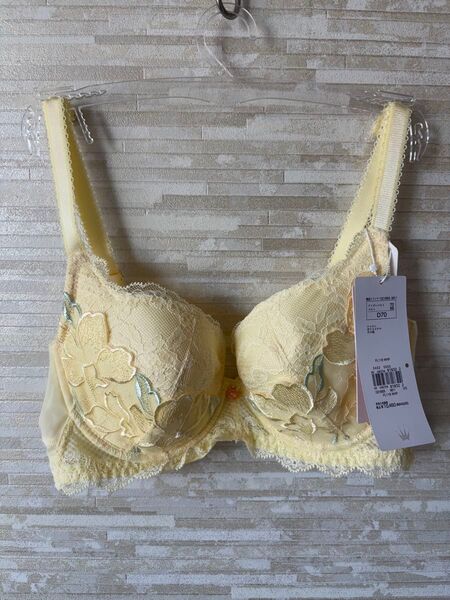 「D70」トリンプ フロラーレ 香り高い華やかなユリの花 ブラジャー