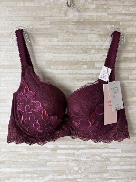 「D80」トリンプ フロラーレ 香り高い華やかなユリの花 ブラジャー