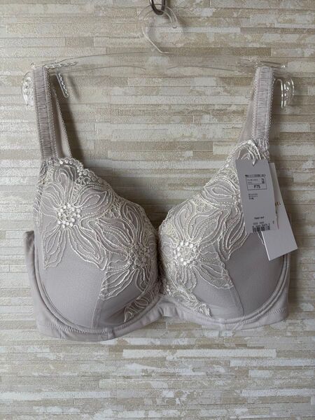 F75」トリンプ プレミアム ゴールドレーベル4001 ミニマイザー ブラジャー