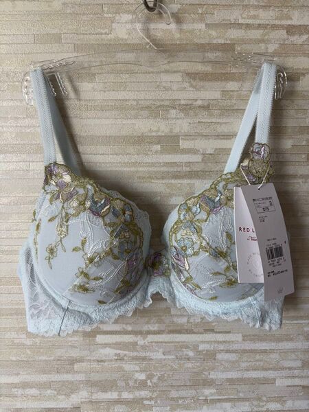 D75」トリンプ プレミアム レッドレーベル 眠り姫バラ咲き ブラジャー