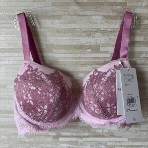 D75」トリンプ プレミアム レッドレーベル シアー&グロス ブラジャー