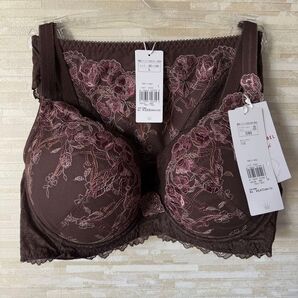 D85&L」トリンプ プレミアム レッドレーベル 眠り姫バラ咲き ブラ&ショーツ