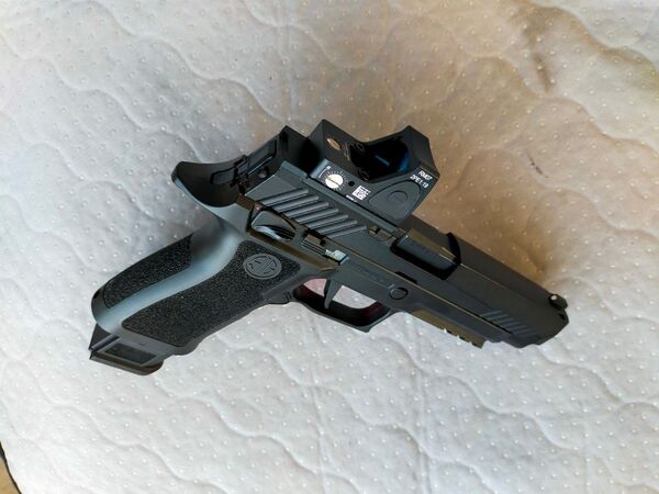 SIG VFC M17 CO2 GBB 動作良好