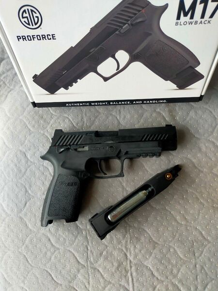 SIG M17 CO2 GBB ライラックス BK 動作良好
