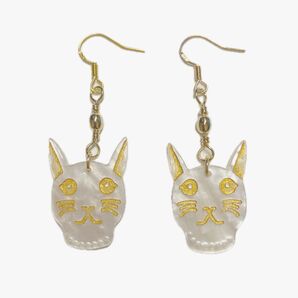 N63 ハンドメイドアクセサリー 猫イヤリング 猫ピアス 猫アクセサリー イヤリング/ピアス 変更可 ※2点ご購入で100円引き