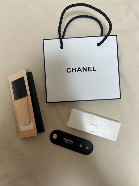 CHANEL ウルトラ ル タン フリュイド サンプルセットとノベルティコードホルダー
