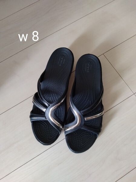 crocs サンラ メタル ブロック ウェッジ ヒールサンダル w8