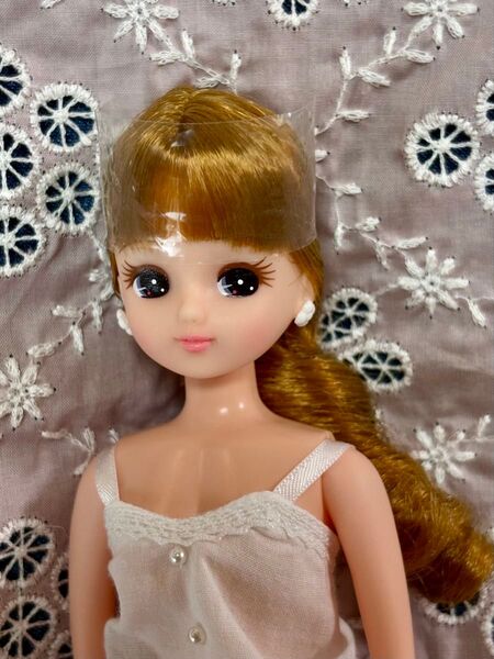 リカちゃんキャッスル リカちゃん 後ろ1つ結び縦ロール2018年バースデーモデル リカちゃん リトルファクトリー
