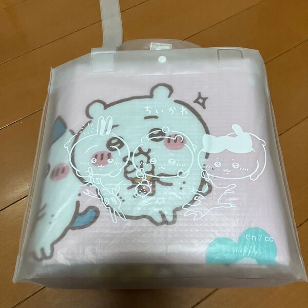 ちいかわ ふんわりレジャーシート 1畳 2~3人用 ちぃかわ ハチワレ うさぎ くりまんじゅう モモンガ ピクニック 収納袋付き