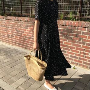 水玉模様ロングワンピース 半袖 黒