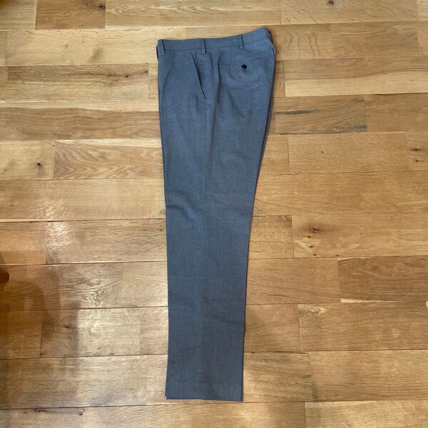 スラックス グレー UNIQLO 感動パンツ 夏