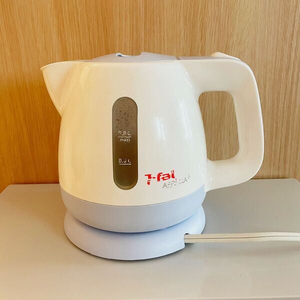 【中古】T-fal ティファール 白 ホワイト 青 ブルー 電気ケトル 電気ケトル