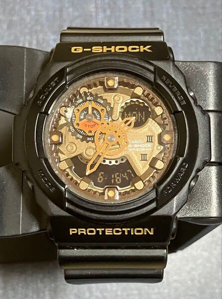 美品 CASIO カシオ G-SHOCK Gショック GA-300A-1AJF 高輝度LED ビッグフェイス デジアナ