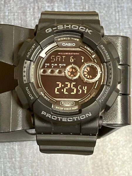 極美品 カシオ CASIO G-SHOCK Gショック GD-100-1BJF 高輝度LEDライト ビッグフェイス オールブラック