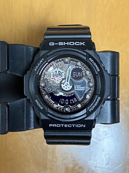 稼働品 CASIO カシオ G-SHOCK Gショック GA-300-1AJF ビッグフェイス 高輝度LED デジアナ