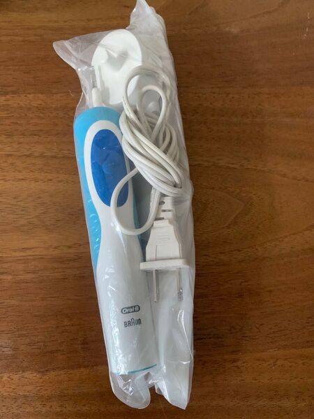 Oral-B Braun 電動歯ブラシ本体 充電器付き