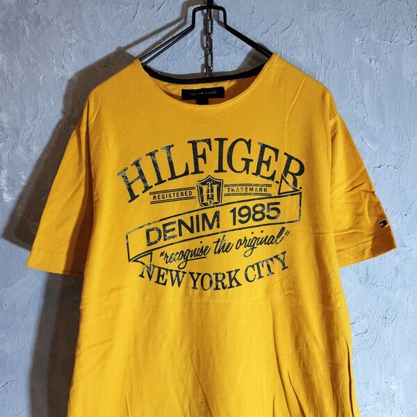 TOMMY HILFIGER トミーヒルフィガー プリントロゴ 半袖 Tシャツ イエロー アメカジ ストリート アメリカ古着