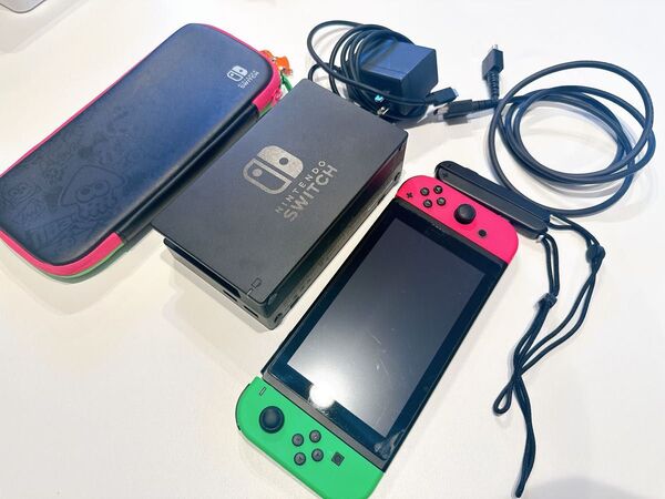 Switch本体 スプラトゥーン2モデル キャリーケース付き