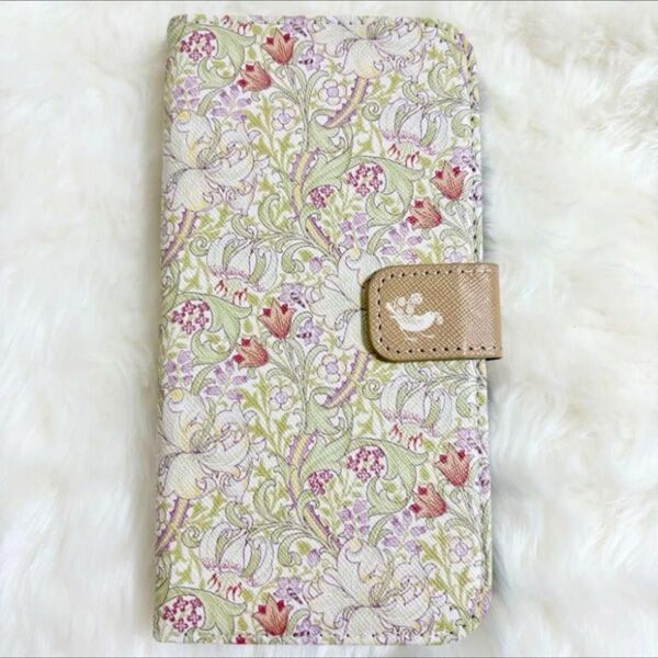 【新品】ウィリアムモリス 黄緑 iPhone 13 手帳型 スマホケース 鳥 花柄 カバー レザー かわいい おしゃれ いちご泥棒