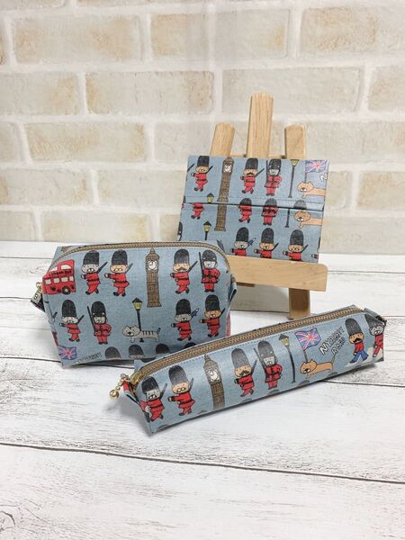 ポーチ ペンケース ティッシュケース 3点セット ラミネート生地 ハンドメイド 猫柄 ネコ猫にゃんこ ねこちゃん柄