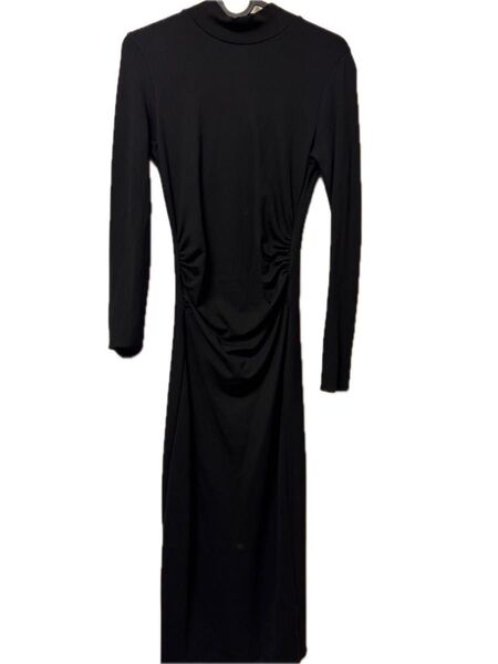 ZARA 黒のロングワンピース