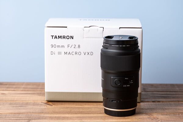 タムロン 90mm F/2.8 Di III MACRO VXD Zマウント オマケ付き