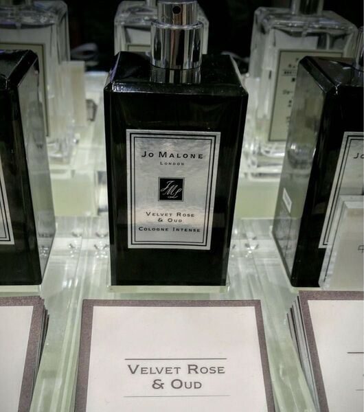 Jo Malone London (ジョーマローン ロンドン)インテンス VELVET ROSE& OUD 箱、ショッパー付