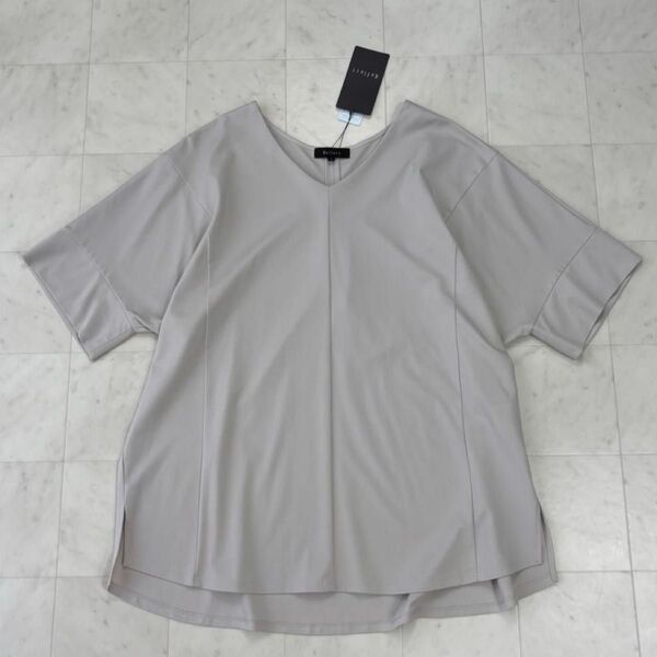 Reflect★新品【UVカット/接触冷感/洗える】Vネックオフボディカットソー