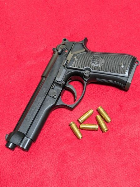 MGC製 ベレッタ M92FS 【HW】ヘビーウェイトモデルガン カートリッジ付
