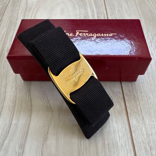 Salvatore Ferragamo フェラガモ ヴァラリボン ヘアアクセサリー バレッタ ブラック系 ゴールド