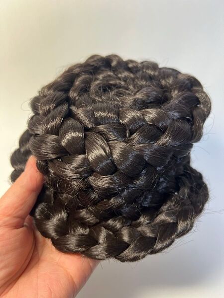 人工毛三つ編みミニハット ヘアアクセサリー ダークブラウン