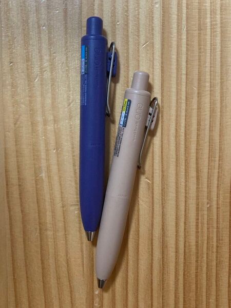 店舗限定カラー ユニボールワンP ぶどう コーヒー