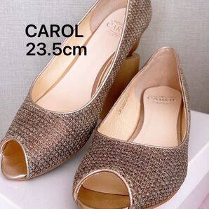 Carol パンプス 靴 シューズ ヒール オープントゥ ブロンズ 光沢 eee ハーフウェッジ サンダル