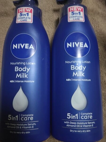 海外 NIVEA ボディミルク大容量 400ml×2本セット