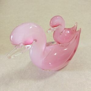 ピンクのアヒルと雛のガラス細工