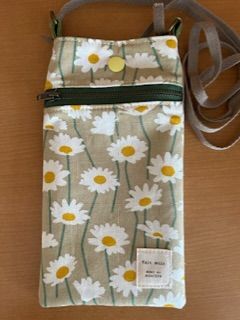 handmadeハンドメイド ★スマホショルダーポーチ★お花柄ベージュ④スマホ入れ ハンドメイド スマホポーチ