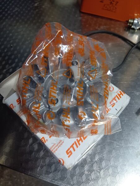 新品部品 STIHL MS151T エンジンチェンソー
