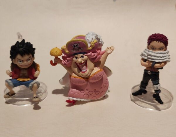 ワンピース フィギュア ワンピの実 ONEPIECE 掘り出し物 断捨離 まとめ売り プレゼント ルフィ ビッグ・マム カタクリ