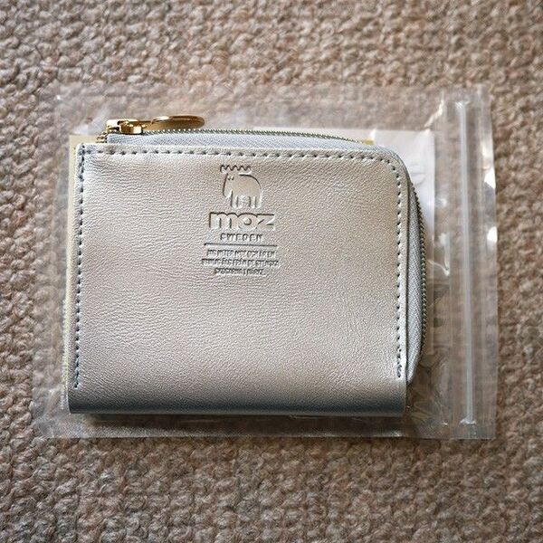 新品 ☆ moz モズ ☆ 整理上手な牛革コンパクト財布BOOK ☆ star silver シルバー