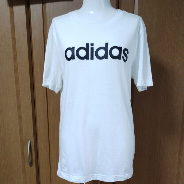 アディダス半袖Tシャツ160cm ホワイトボディにadidasブラックロゴ 子供/ジュニア/男の子/女の子/女性の方も/レディース