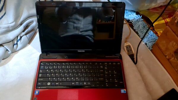 TOSHIBA dynabook ノートパソコン レッド