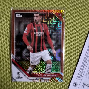 テオ・エルナンデスホロカード Topps UEFA Champions Soccer